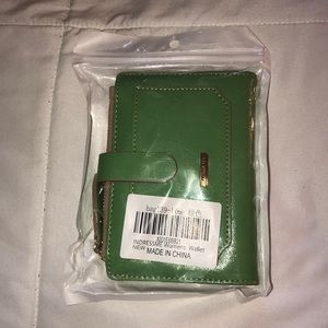 mini green wallet